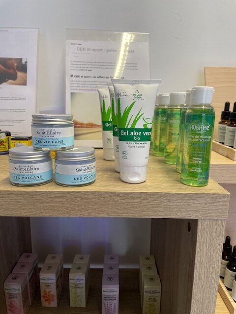 produits CBD pour le corps au magasin liberty green à mallemort (1) Masque visage au charbon actif et au CBD, gommage visage au CBD et crème visage CBD