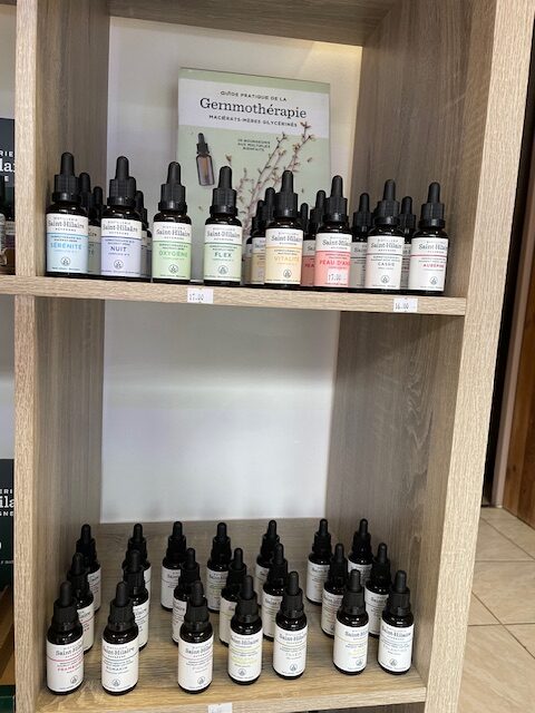 produits bien-être à base de CBD au magasin liberty green mallemort (2) gélules à l’huile de CBD, gélules au plantes et champignons, baume du tigre avec du CBD et gel antalgique au CBD