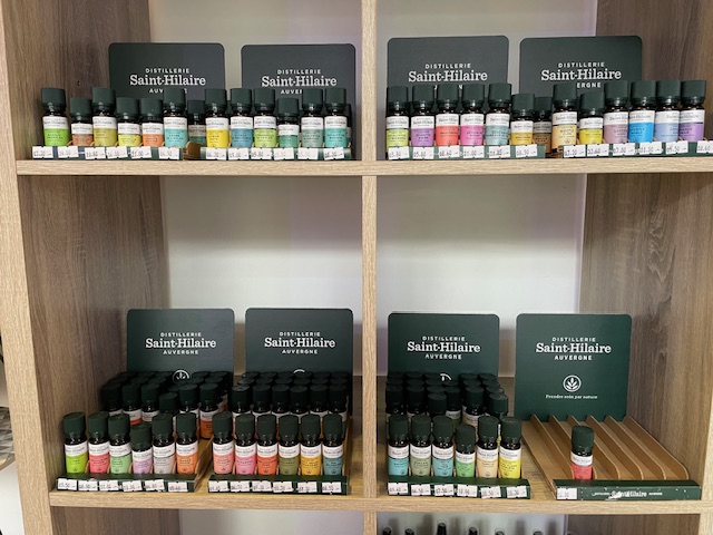 produits bien-être à base de CBD au magasin liberty green mallemort (3) gélules à l’huile de CBD, gélules au plantes et champignons, baume du tigre avec du CBD et gel antalgique au CBD